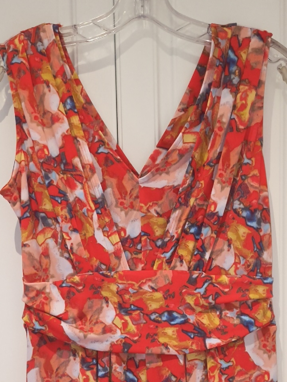 Simply Vera Vera Wang Red Abstract V-Neck Sleeveless Dress